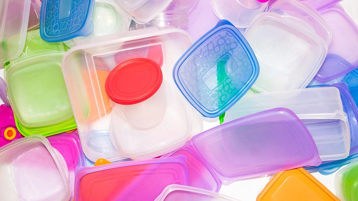 7 things you should never store in plastic containers